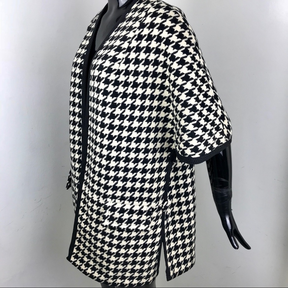 Vintage Malco Modes Houndstooth Cape